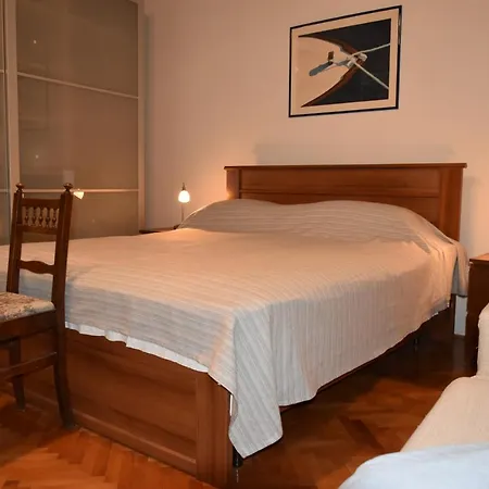 Gea Apartment *